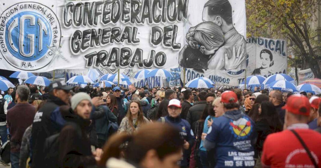 marcha-de-la-cgt-por-el-dia-del-trabajador,-en-vivo:-el-mapa-de-protestas-y-todo-sobre-la-manifestacion-este-1-de-mayo