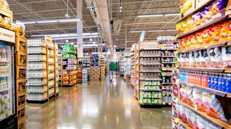 como-funcionan-los-grandes-supermercados-durante-el-paro-general-del-jueves-9-de-mayo