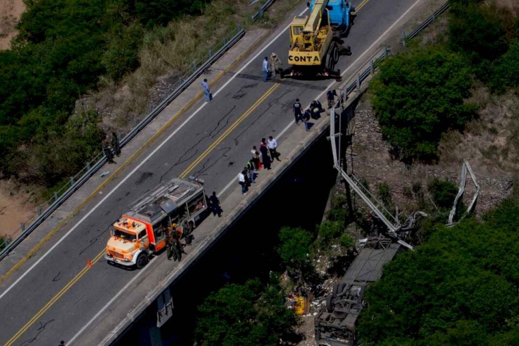 gendarmeria-la-mando-a-buscar-entre-mas-de-40-cajones-y-su-marido-no-estaba