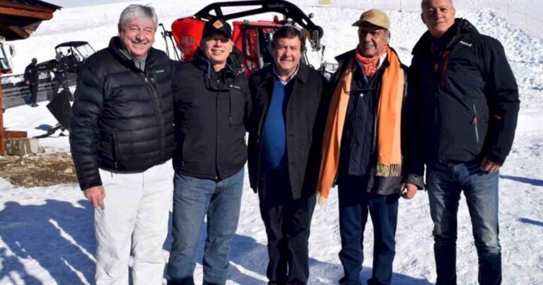 la-inesperada-foto-de-sergio-berni-y-daniel-scioli-en-el-cerro-catedral:-«es-un-companero»