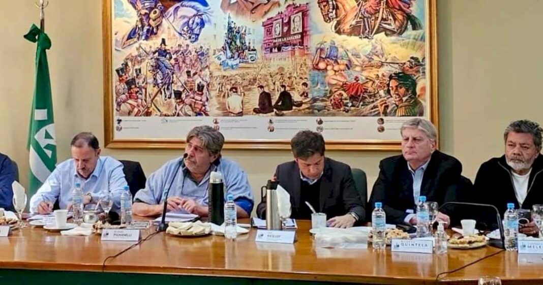 con-los-gremios-y-en-el-congreso,-el-peronismo-expone-los-despidos-y-sube-la-presion-a-javier-milei