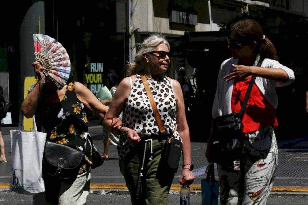 llega-el-verano-en-septiembre:-alerta-por-temperaturas-de-casi-40-en-la-argentina