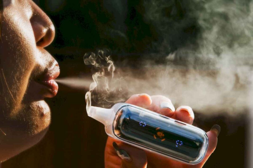 escuelas-secundarias-de-miami-dade-declaran-la-guerra-al-uso-de-cigarrillos-electronicos-en-los-banos