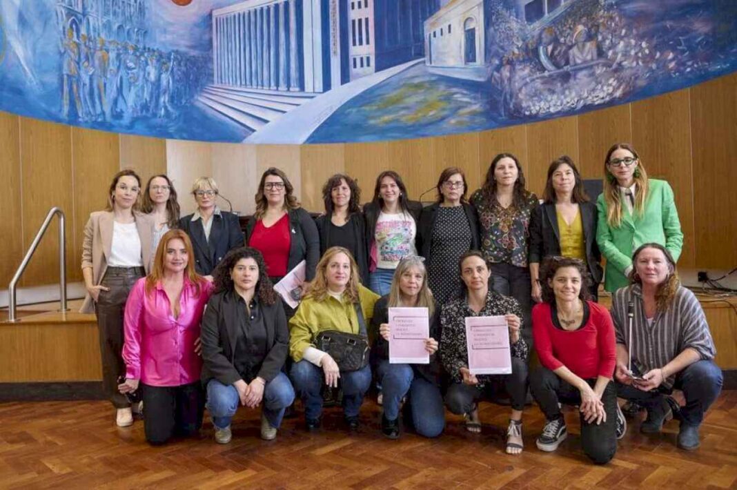 «tecnocensura»:-mujeres-periodistas-advierten-sobre-los-hostigamientos-en-su-contra