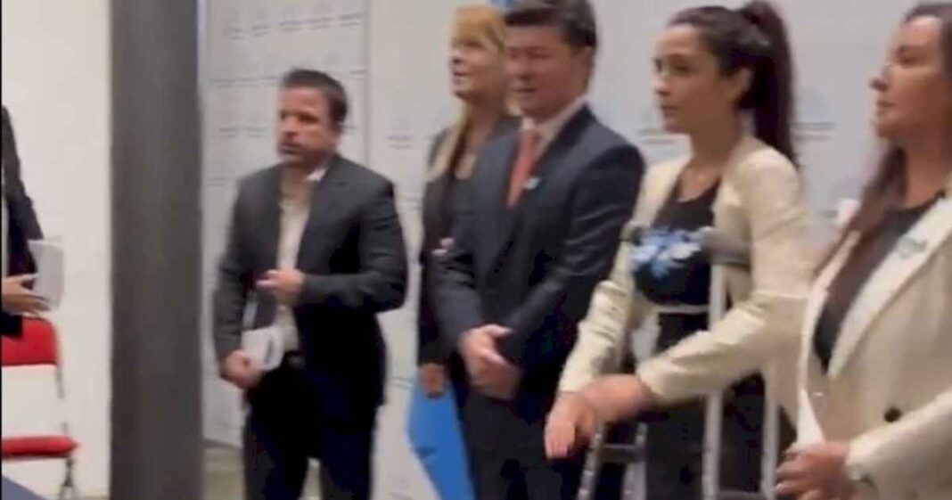 polemica-con-una-diputada-k-en-el-congreso:-poso-con-una-remera-de-las-malvinas-en-un-encuentro-de-amistad-con-el-reino-unido