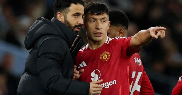 El Manchester United de Garnacho y Lisandro Martínez se mide ante el Tottenham por la Carabao Cup