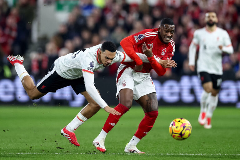 Premier League: Liverpool salió airoso de nuevo y puntea en soledad