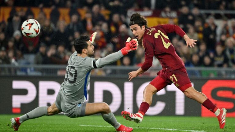 Doblete de Paulo Dybala en el triunfo de la Roma ante Porto