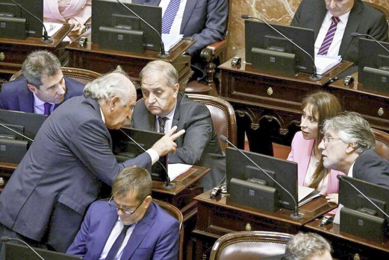 El Gobierno oficializó la suspensión de las PASO