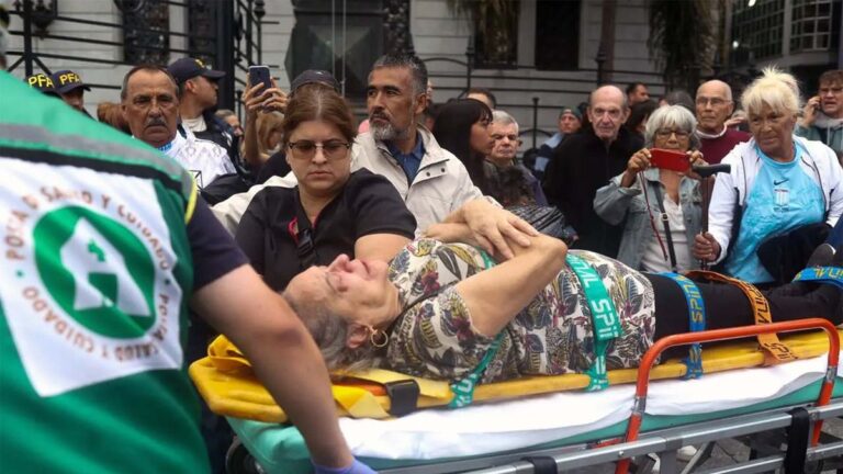 Represión libertaria: la jubilada de 87 años golpeada por la policía denunció a Patricia Bullrich