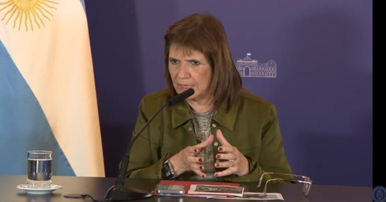 Patricia Bullrich presentó la Ley Antibarras: creará la figura de asociación ilícita futbolística