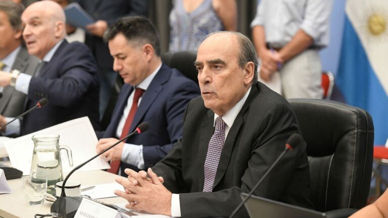 Cuáles son programas sociales y culturales que disolvió el Gobierno