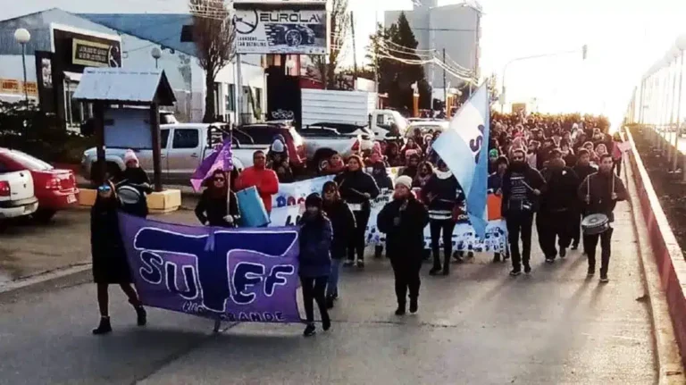 Paro, movilización y ollas populares del SUTEF