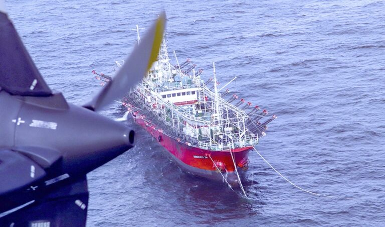 Vuelo de vigilancia sobre aguas jurisdiccionales argentinas