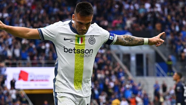 Lautaro Martínez festejó para que Inter gane y avance hacia el título