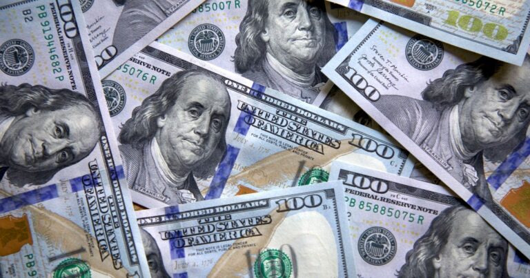 Dólar sin cepo día 2: el oficial se mantiene en $ 1.230 y baja el dólar blue