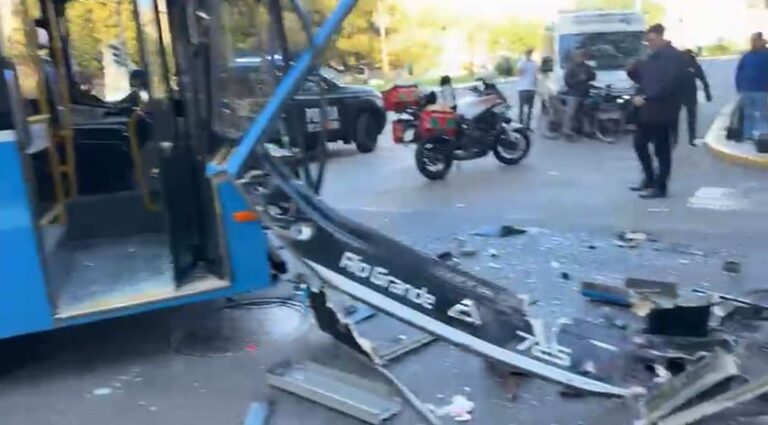 Chocaron dos colectivos en la zona del Congreso y hay al menos 27 heridos