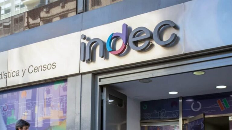 Empleados de INDEC convocaron a un «semaforazo» en protesta contra los «salarios de pobreza»