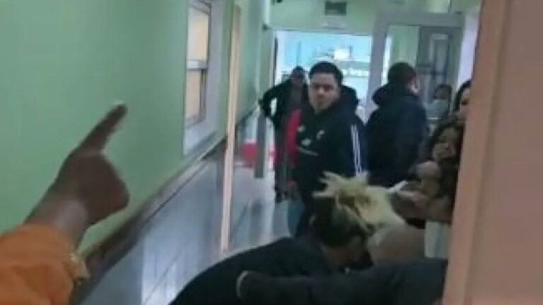 Violenta agresión en Cipolletti: un paciente y su hermana golpearon a médicos de un hospital