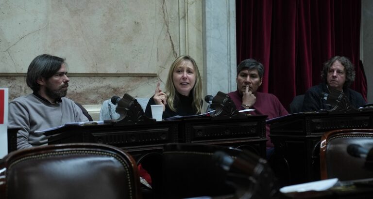 Del Caño y Bregman denunciaron el intento de proscripción contra Cristina Kirchner