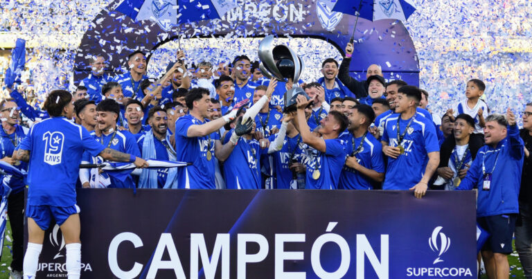 Vélez y una marca única: jugó todas las finales del fútbol argentino de 2024