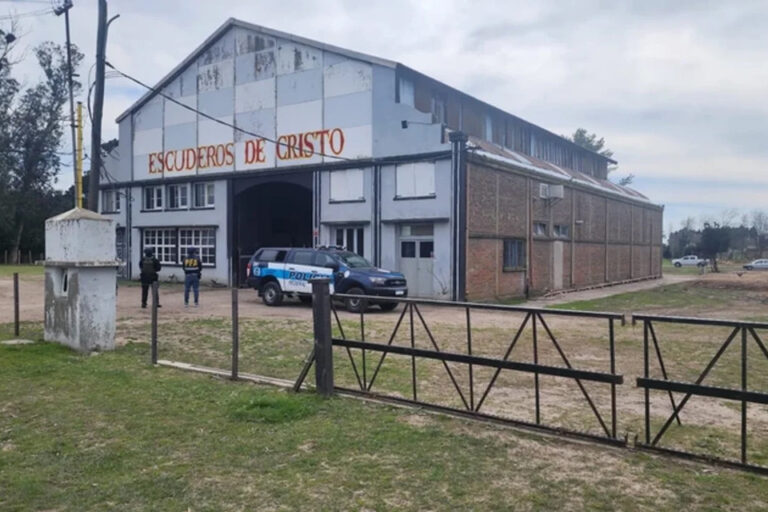 Allanaron un templo evangélico y varios domicilios