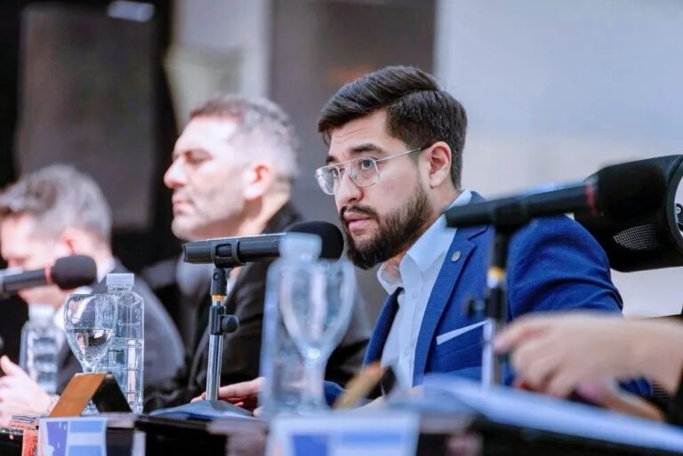 Piden igualdad de condiciones para taxis, remises y Uber