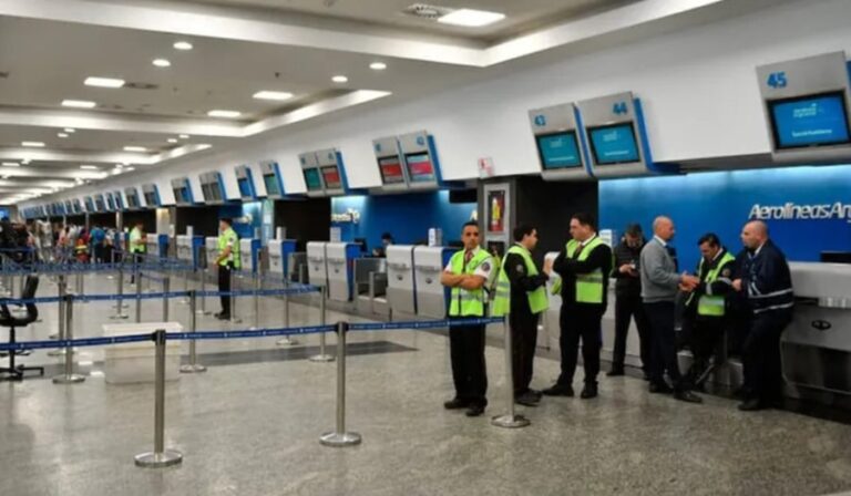 Aerolíneas, por asambleas de pilotos habrá demoras y cancelaciones