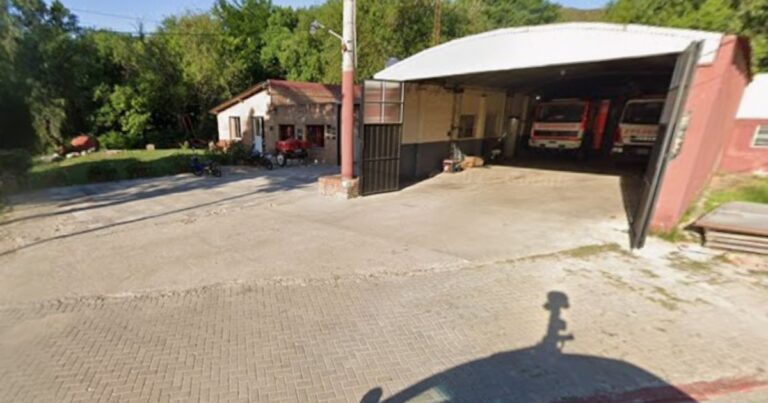 Fue a una cita con un hombre que conoció por redes y no volvió: la hallaron maniatada en un descampado a más de 40 km de su casa