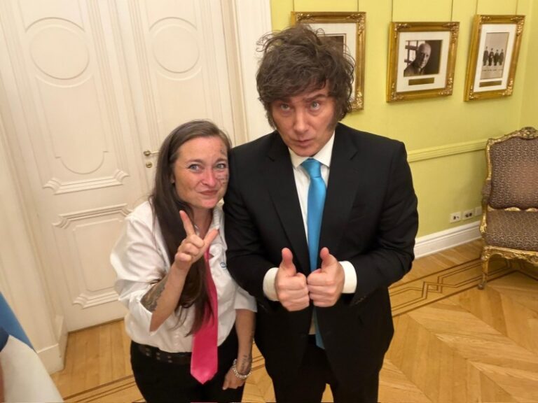 Karina suma a La Tatuada, el Fisura Liberal y otros influencers a su propio ejército digital