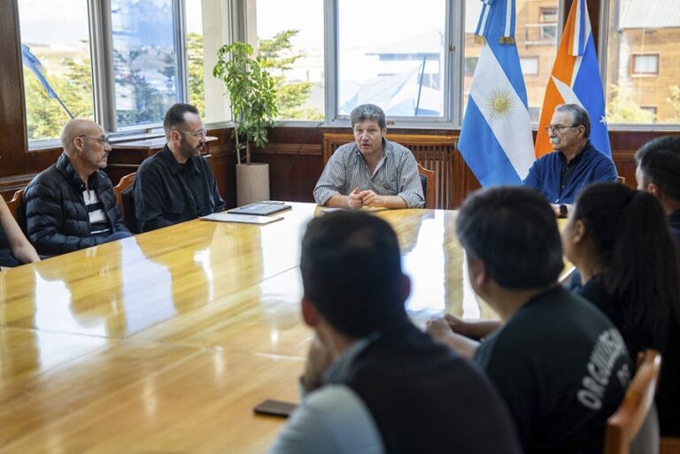 El Gobernador recibió a gremios portuarios