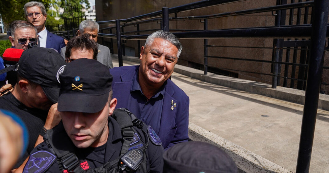 Claudio 'Chiqui' Tapia, presidente de la AFA, durante un acto oficial.
