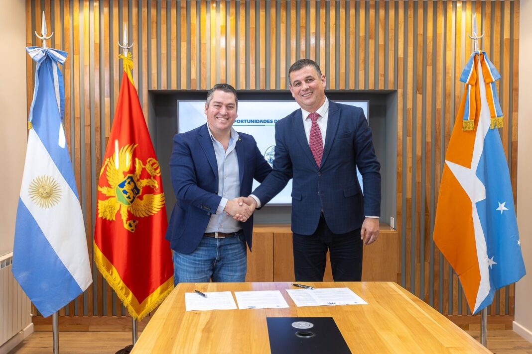 Firma del acuerdo de hermanamiento entre Río Grande y Herceg Novi