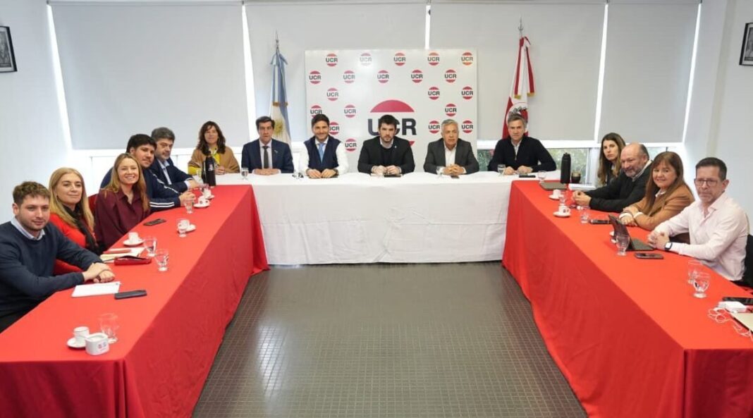 Reunión de dirigentes radicales en el Comité Nacional