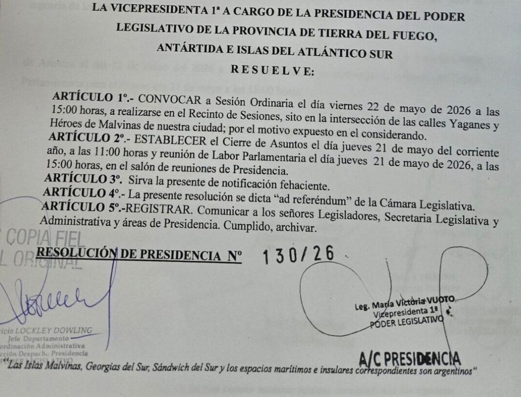 Recinto legislativo de Ushuaia durante una sesión
