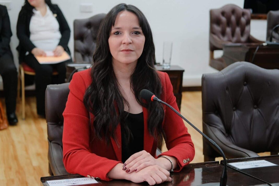 Legisladora Victoria Vuoto en la Legislatura de Tierra del Fuego