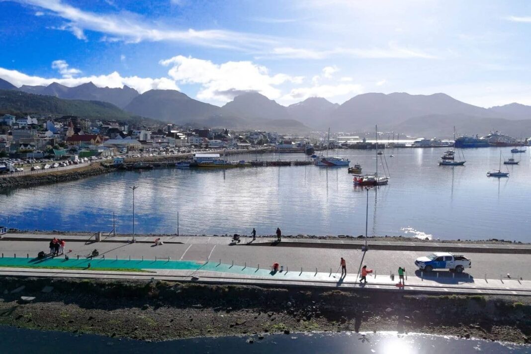 Pasarela Pedro Fique renovada en Ushuaia con tránsito vehicular y peatonal