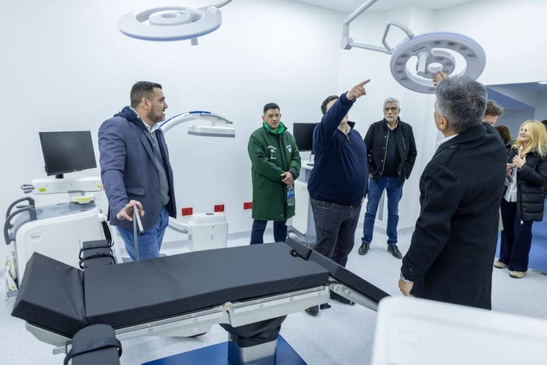 Inauguración del Sanatorio Ushuaia de la UOM con la presencia del intendente Walter Vuoto