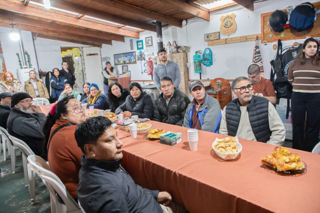 Productores porcinos y avícolas en capacitación organizada por el Municipio de Río Grande