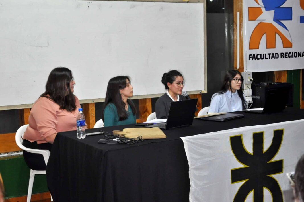 Estudiantes de Ingeniería Química presentan proyecto de snacks de pan de indio en la Semana de la Ingeniería de la UTN Tierra del Fuego
